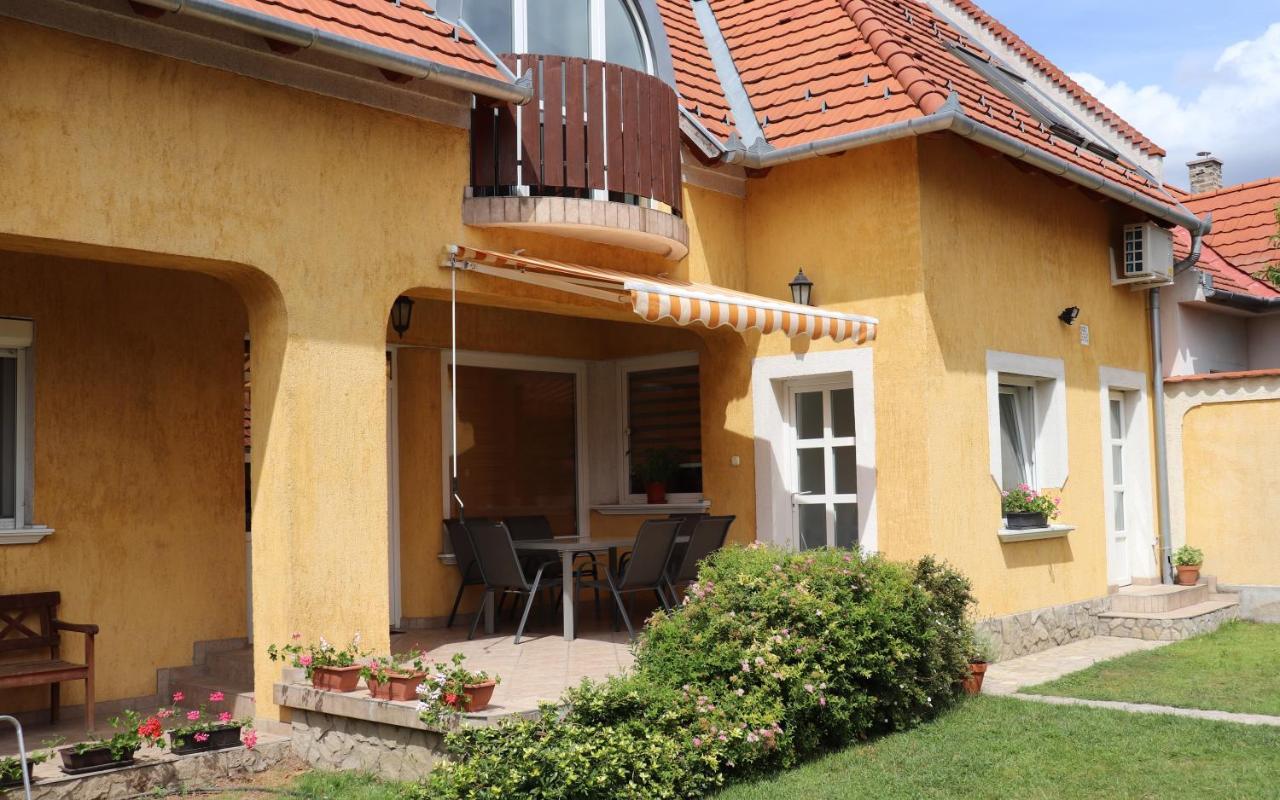 B6 Apartman Veszprem Exterior photo